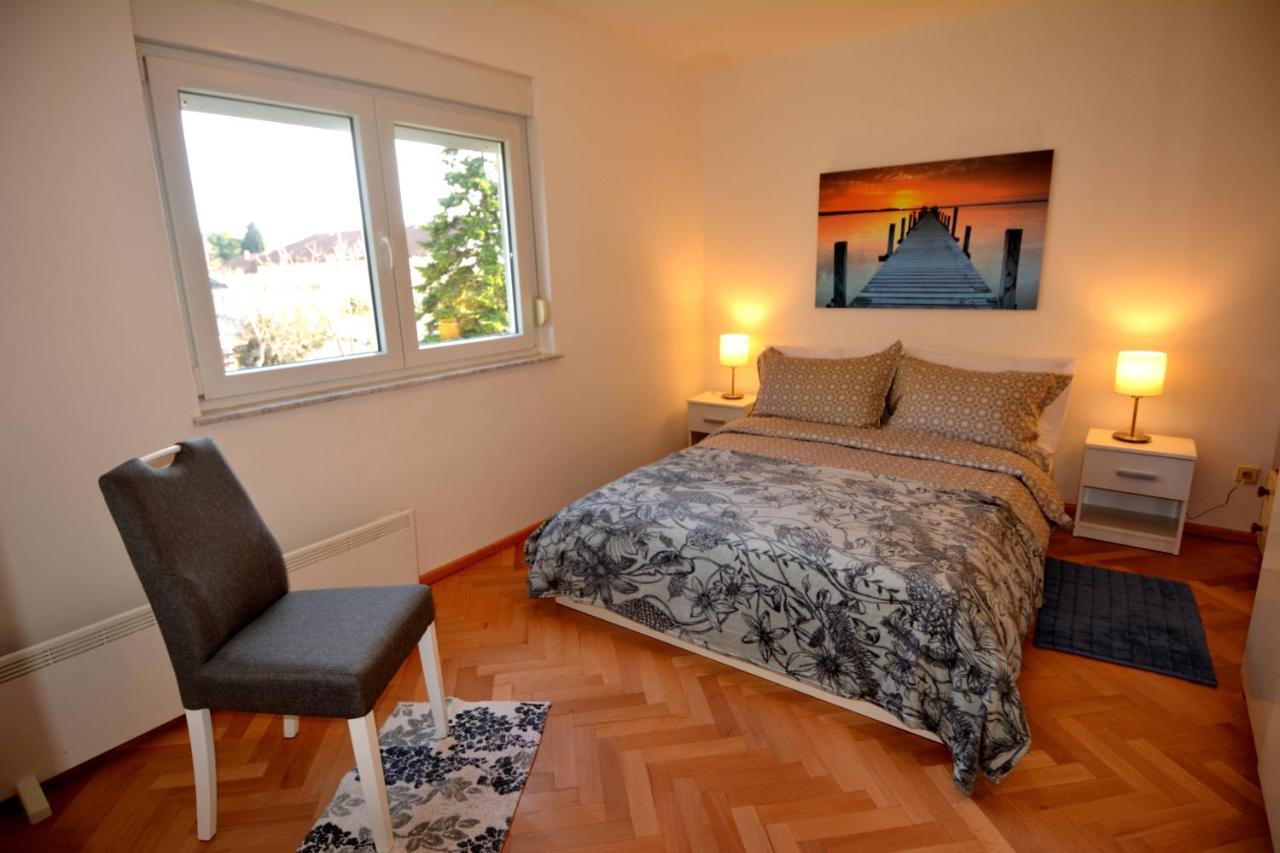 Apartman Monte Rizzi Apartment พูลา ภายนอก รูปภาพ